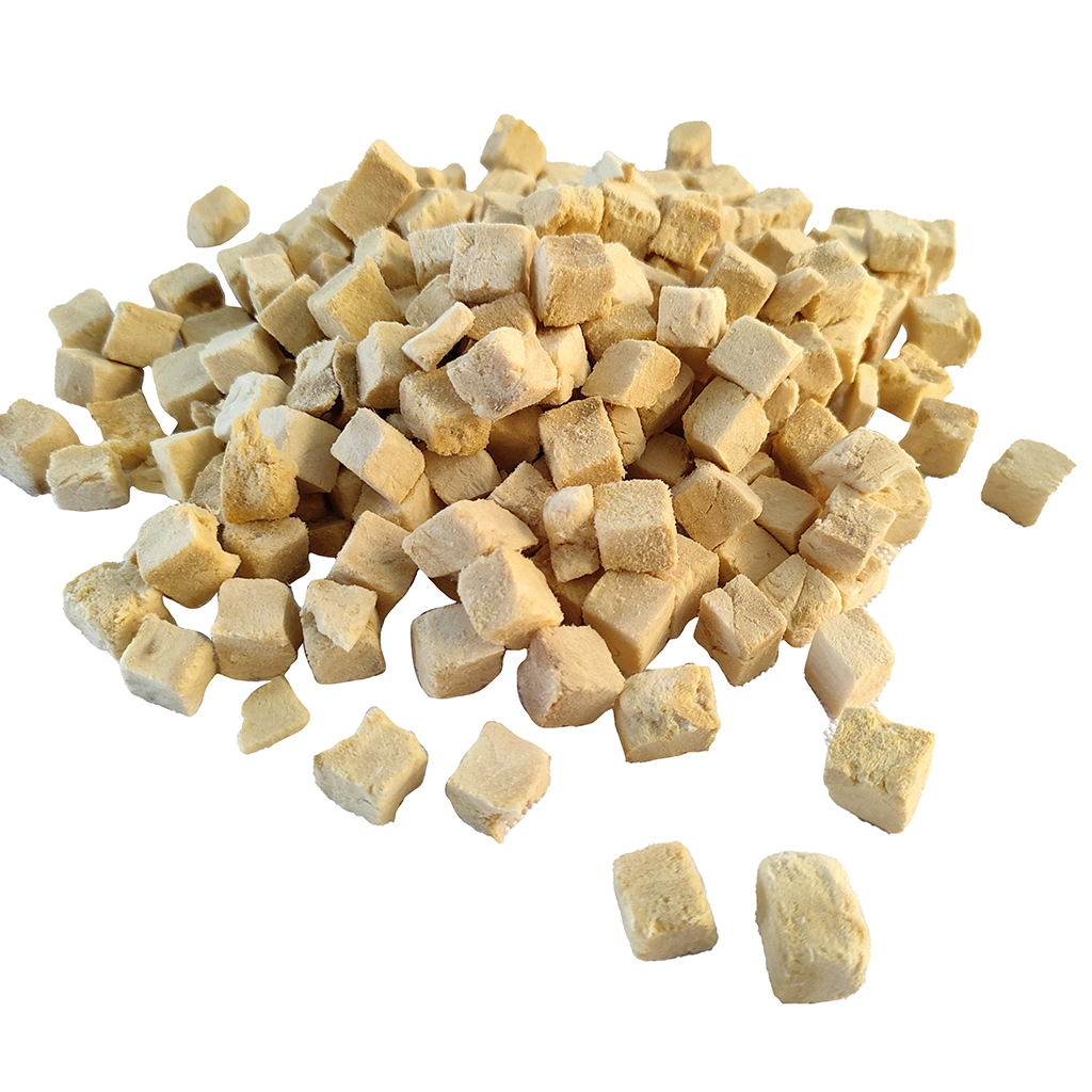 Freeze-dried Salmon Cubes